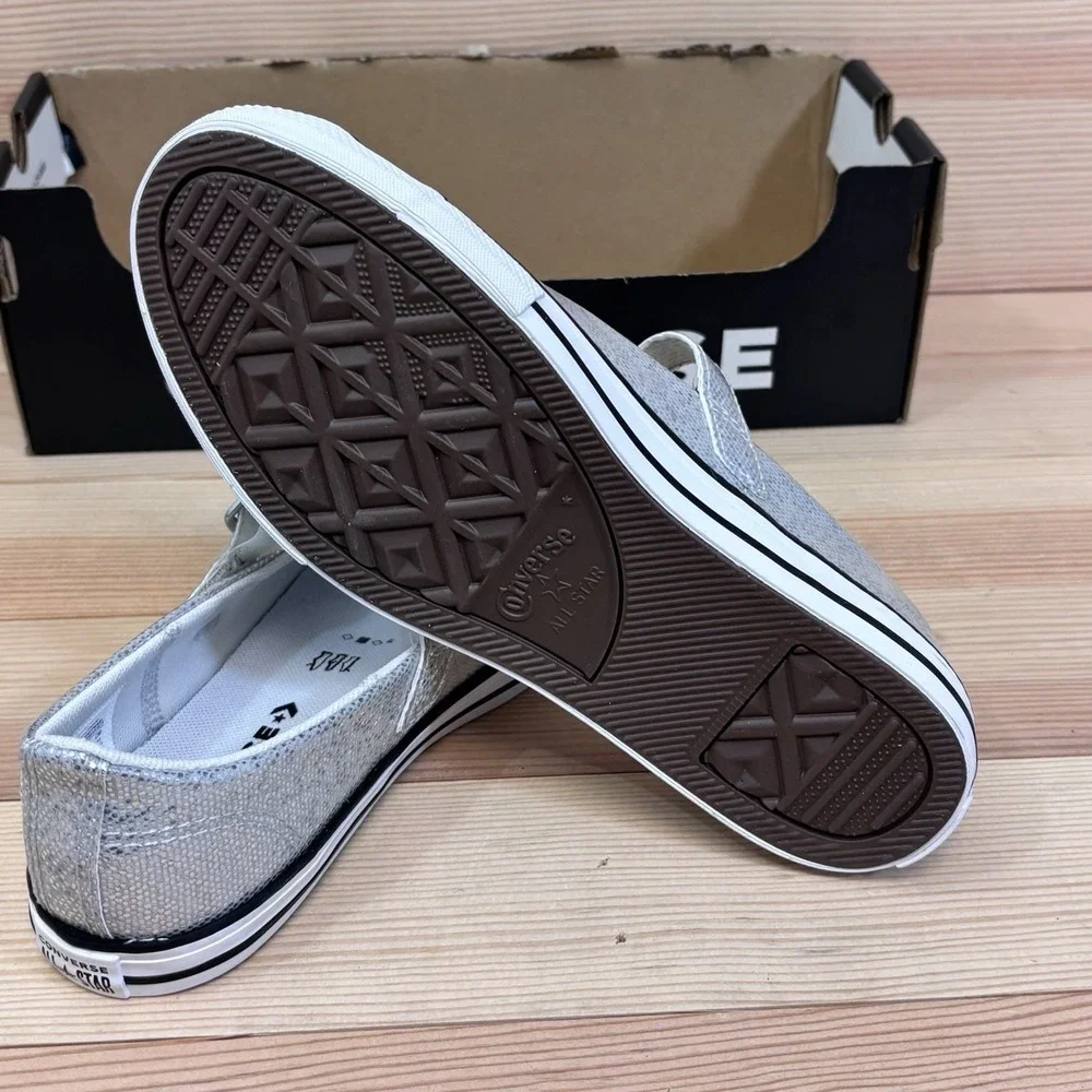 Converse Chuck Taylor All Star Youth Size 2.5 Grey/Silver  Dainty Mary Jane Ox